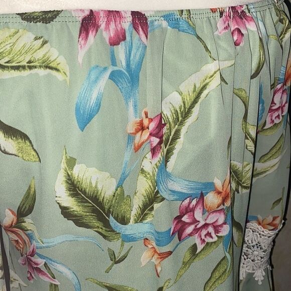 NWT! Coastal Casuals Floral Top! - Picture 10 of 12